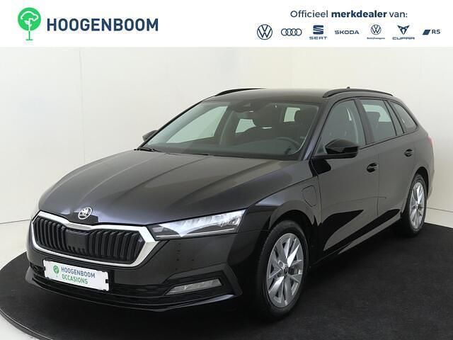 Zwart Occasion 2023 Skoda Octavia Business Line Stationwagen | € 25.950 (Goede deal) - Afbeelding 1/4