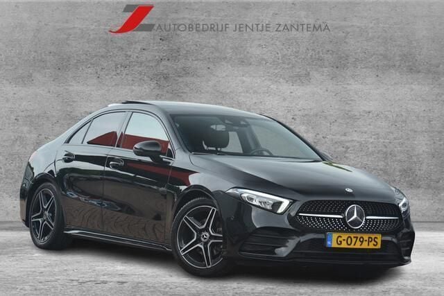 Zwart Gebruikt 2019 Mercedes A180 Business Sedan | € 26.900 (Eerlijke prijs) - Afbeelding 1/4