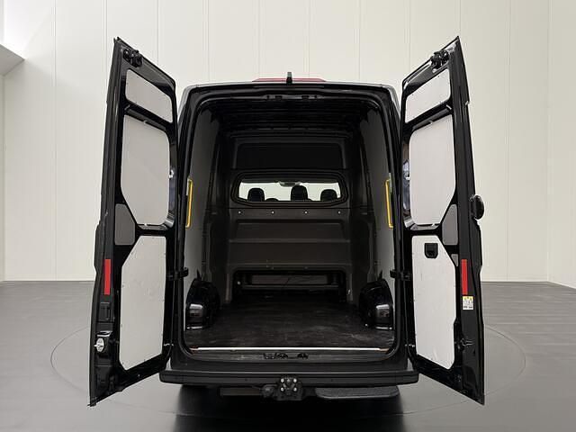 Occasion VW Crafter Exclusive 177 PK (130 kW) 2024 Zwart Van