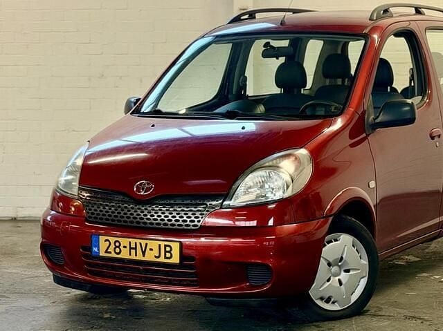 Occasion Toyota Yaris Verso Luna 86 PK (63 kW) 2002 Rood MPV