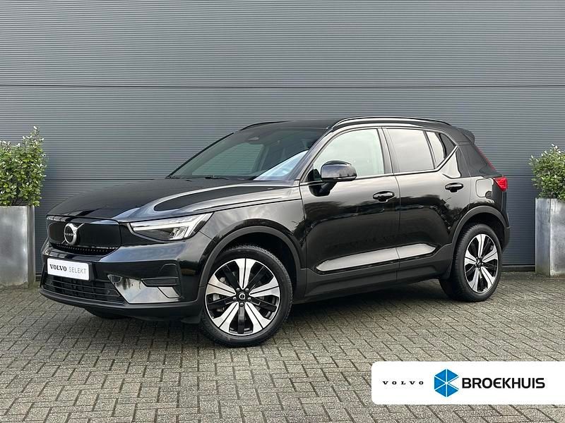 Zwart Occasion 2022 Volvo XC40 Plus SUV | € 30.895 (Eerlijke prijs) - Afbeelding 1/4