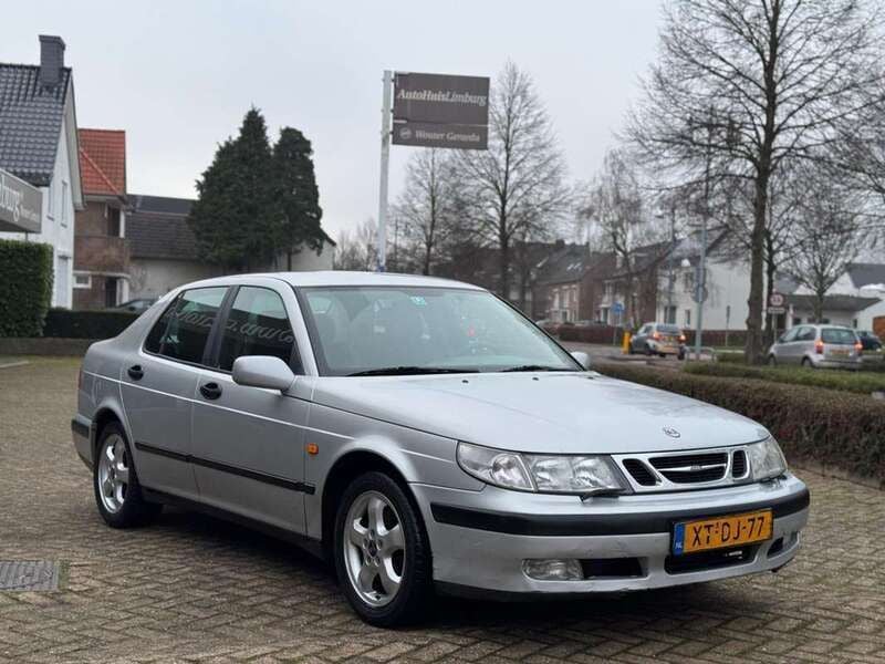 Grijs, metallic lak Gebruikt 1999 Saab 9-5 Sedan | € 1.990 - Afbeelding 1/4