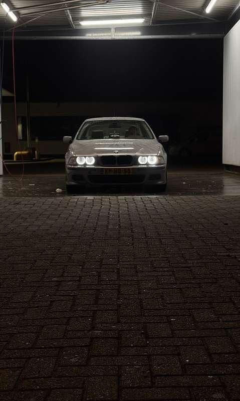 Grijs Occasion 1999 BMW 523 Executive Sedan | € 5.000 (Duur) - Afbeelding 1/4