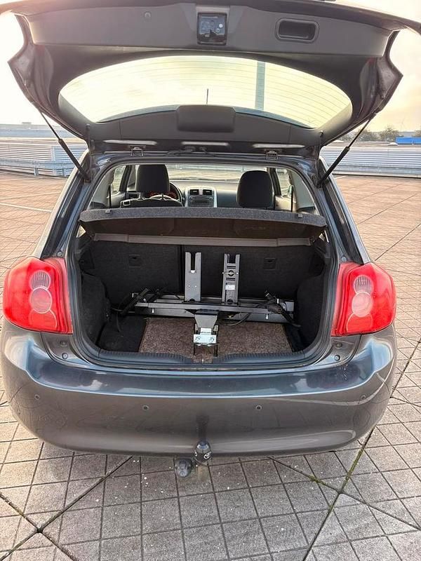 Gebruikt 2008 Toyota Auris | € 2.750 - Afbeelding 1/4