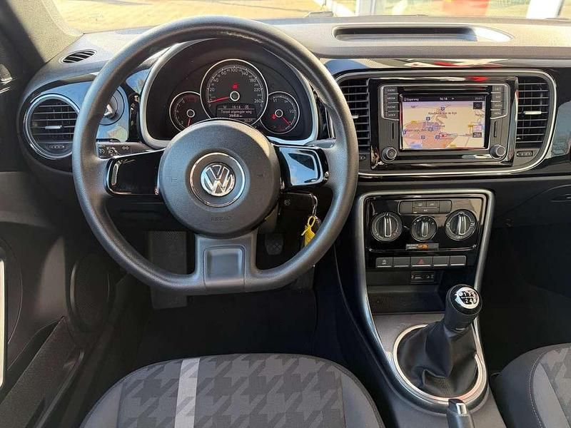 Occasion VW Beetle Trendline 105 PK (77 kW) 2017 Zwart Hatchback