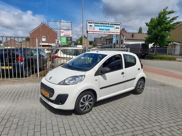 Wit Gebruikt 2013 Peugeot 107 Access Hatchback | € 3.295 (Eerlijke prijs) - Afbeelding 1/4