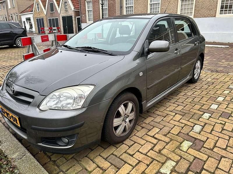 Grijs Gebruikt 2005 Toyota Corolla Sol Hatchback | € 3.500 (Goede deal) - Afbeelding 1/4