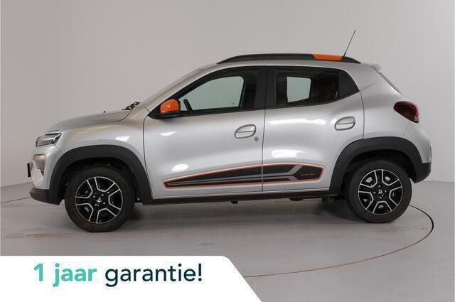 Grijs, metallic lak Gebruikt 2022 Dacia Spring Comfort Plus Hatchback | € 9.750 (Goede deal) - Afbeelding 1/4