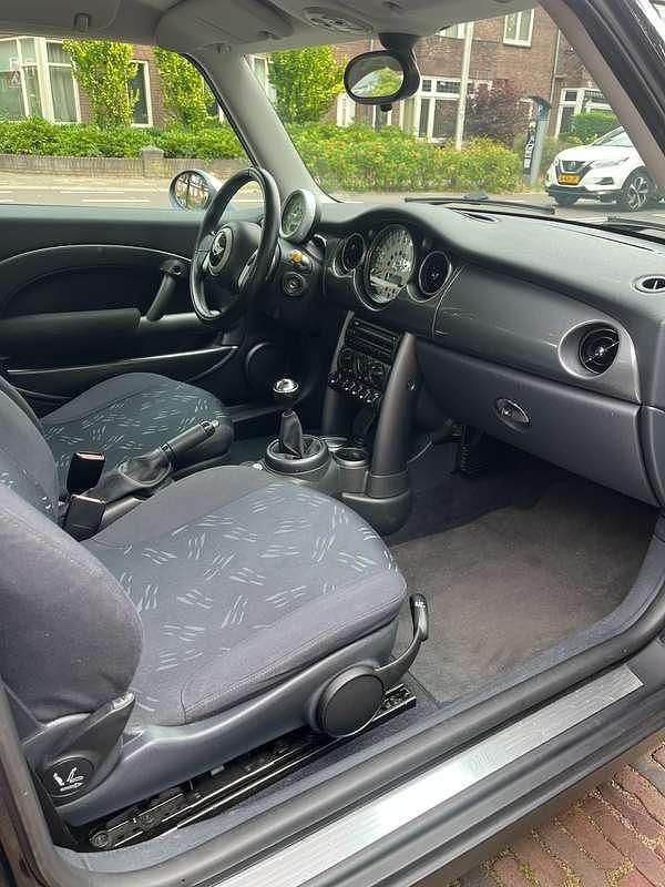 Occasion Mini ONE 90 PK (66 kW) 2005 Zwart Hatchback