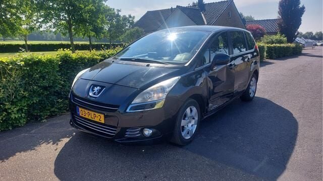 Zwart Gebruikt 2011 Peugeot 5008 MPV | € 1.950 (Goede deal) - Afbeelding 1/4