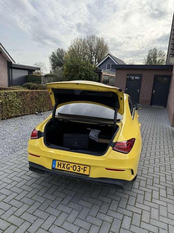 Occasion Mercedes CLA250 Premium Plus 160 PK (117 kW) 2021 Geel Sedan