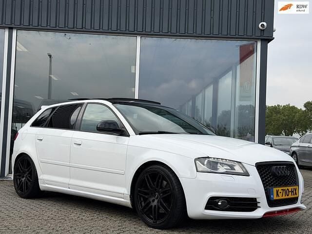 Wit Gebruikt 2010 Audi A3 Sportback S-Line Hatchback | € 5.750 (Super prijs) - Afbeelding 1/4