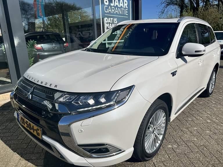 Occasion Mitsubishi Outlander P-HEV 2019 Licht wit parelmoer SUV