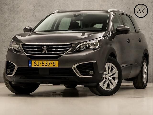 Grijs Gebruikt 2018 Peugeot 5008 Sport MPV | € 16.745 (Eerlijke prijs) - Afbeelding 1/4
