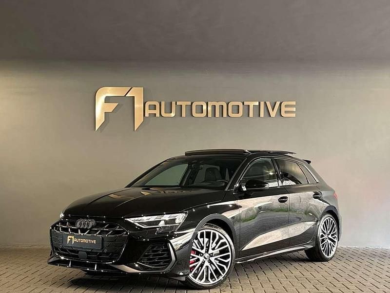 Zwart Gebruikt 2024 Audi S3 Sportback Hatchback | € 72.890 - Afbeelding 1/3