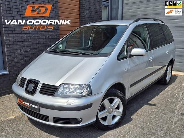 Grijs Gebruikt 2007 Seat Alhambra Reference MPV | € 5.950 - Afbeelding 1/4