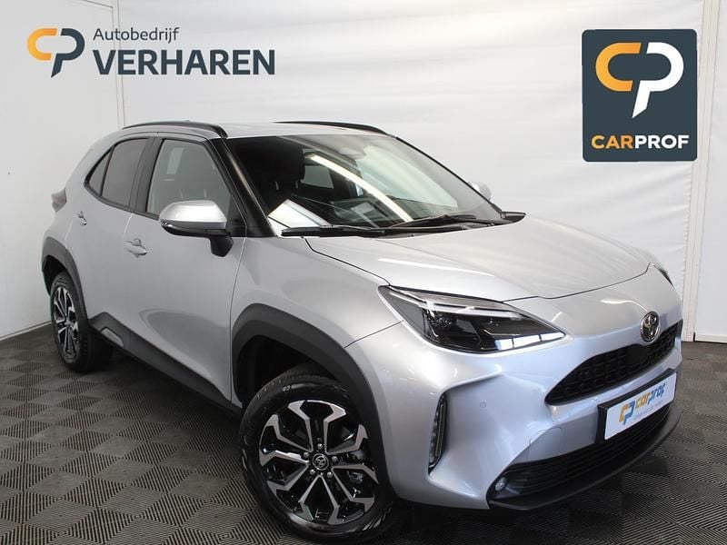 Grijs Occasion 2025 Toyota Yaris Cross SUV | € 28.890 (Eerlijke prijs) - Afbeelding 1/4