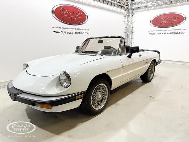 Wit Gebruikt 1986 Alfa Romeo Spider Cabriolet | € 12.500 - Afbeelding 1/4