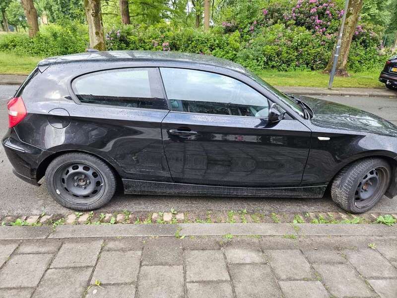 Zwart Gebruikt 2009 VW Golf VI Stationwagen | € 1.200 (Goede deal) - Afbeelding 1/4