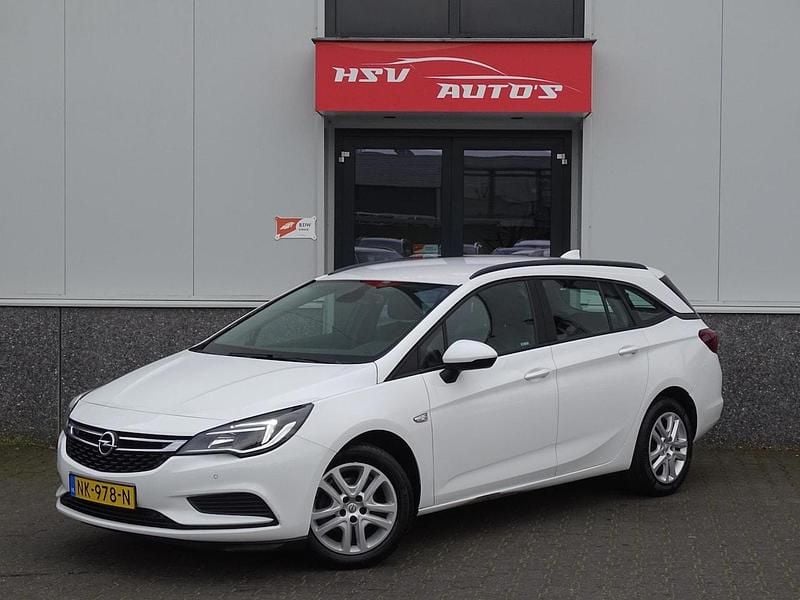Wit Gebruikt 2017 Opel Astra Edition Stationwagen | € 6.750 (Goede deal) - Afbeelding 1/4