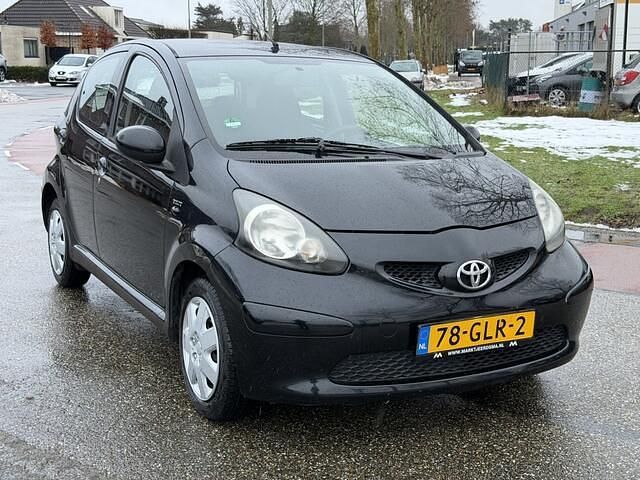 Occasion Toyota Aygo 68 PK (50 kW) 2008 Zwart Hatchback