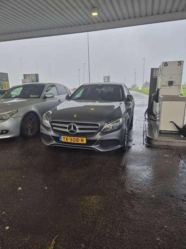 Grijs Gebruikt 2018 Mercedes C200 Sedan | € 15.500 (Eerlijke prijs) - Afbeelding 1/4