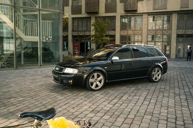 Zwart Gebruikt 2003 Audi RS6 Design Stationwagen | € 28.950 - Afbeelding 1/4