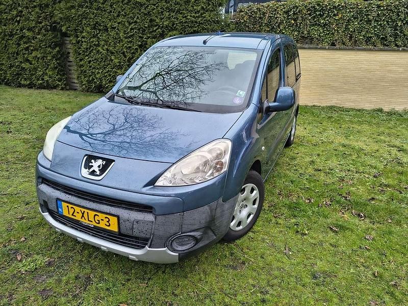 Blauw Occasion 2012 Peugeot Partner MPV | € 8.900 (Iets duurder) - Afbeelding 1/4