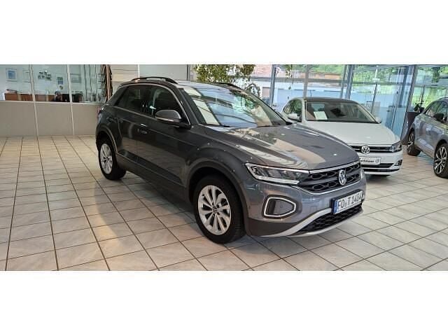 Grijs Gebruikt 2023 VW T-Roc Life SUV | € 26.722 (Super prijs) - Afbeelding 1/4