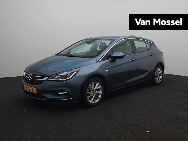 Blauw Gebruikt 2017 Opel Astra Innovation Hatchback | € 10.795 (Eerlijke prijs) - Afbeelding 1/4