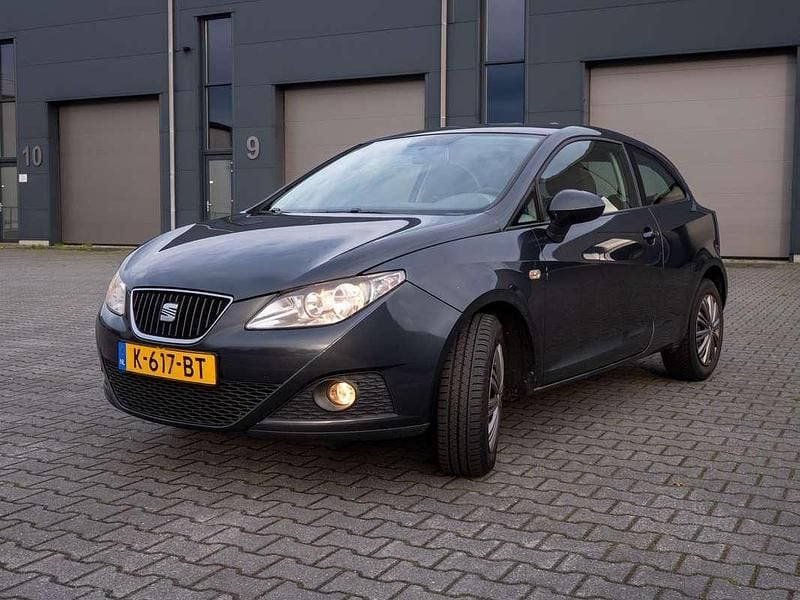 Grijs Gebruikt 2009 Seat Ibiza Reference Hatchback | € 4.250 (Eerlijke prijs) - Afbeelding 1/4