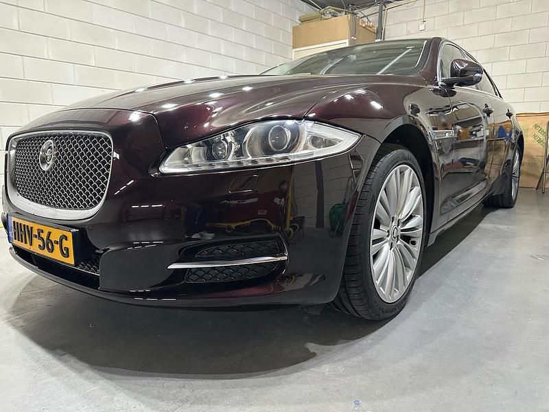 Occasion Jaguar XJ Portfolio 275 PK (202 kW) 2010 Rood Sedan