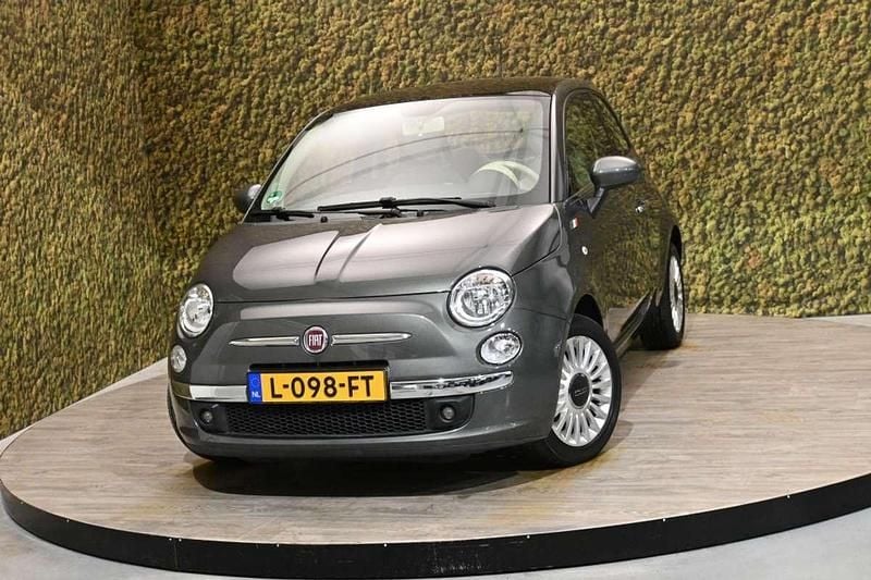 Grijs Occasion 2013 Fiat 500 Lounge Hatchback | € 7.650 (Eerlijke prijs) - Afbeelding 1/3