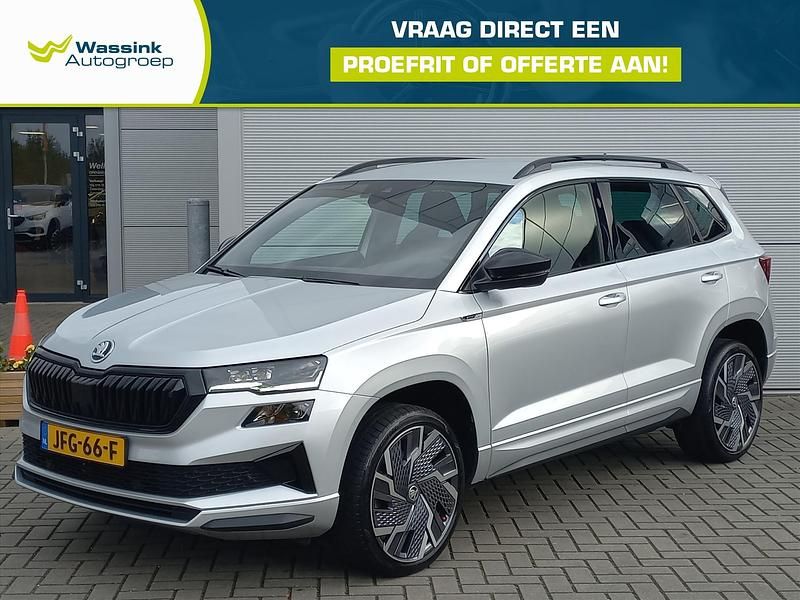 Grijs Gebruikt 2022 Skoda Karoq Business Line SUV | € 33.590 (Iets duurder) - Afbeelding 1/4