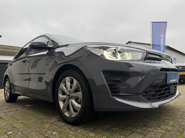 Occasion Kia Rio 101 PK (74 kW) 2022 Grijs Hatchback