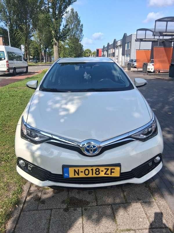 Gebruikt 2018 Toyota Auris Hybrid Edition-S Sedan | € 14.500 (Super prijs) - Afbeelding 1/4