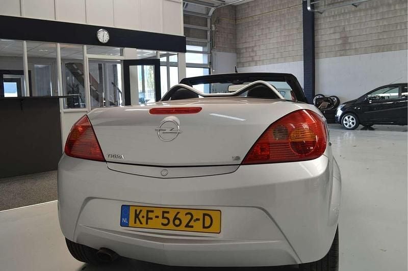Occasion Opel Tigra Cosmo 126 PK (92 kW) 2005 Grijs Cabriolet