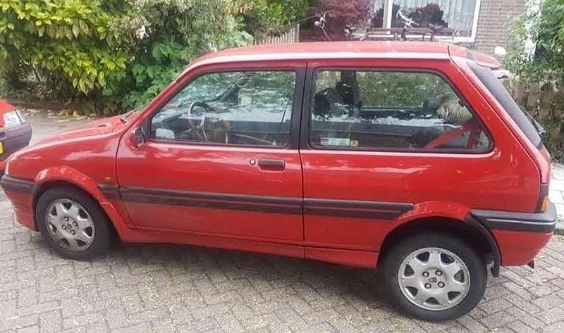 Rood Gebruikt 1991 Rover 114 Hatchback | € 2.750 - Afbeelding 1/4