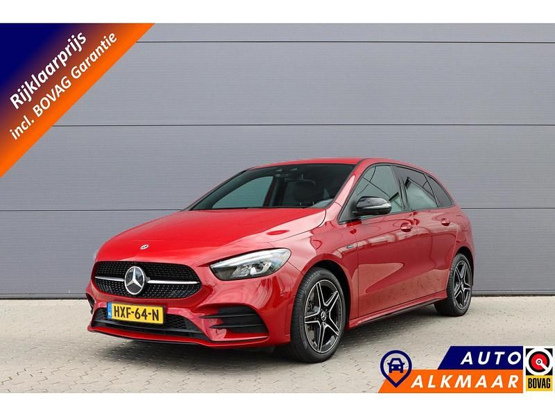 Rood Occasion 2021 Mercedes B250 Premium MPV | € 33.900 (Duur) - Afbeelding 1/4
