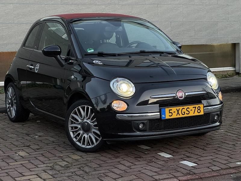 Zwart (metallic) Gebruikt 2014 Fiat 500C Lounge Cabriolet | € 9.349 (Eerlijke prijs) - Afbeelding 1/4