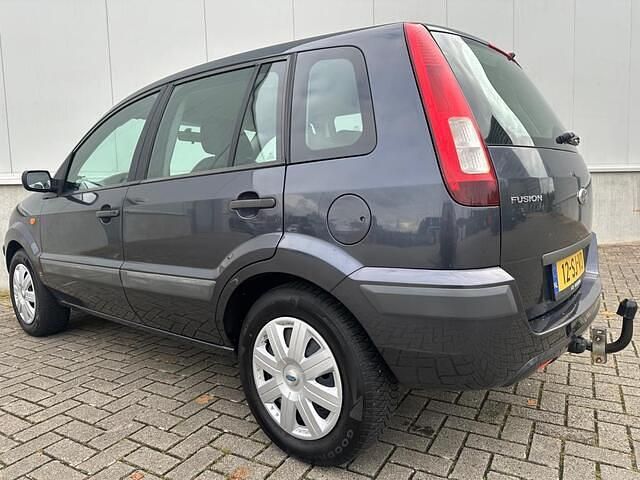 Occasion Ford Fusion 80 PK (58 kW) 2006 Grijs (metallic) Hatchback
