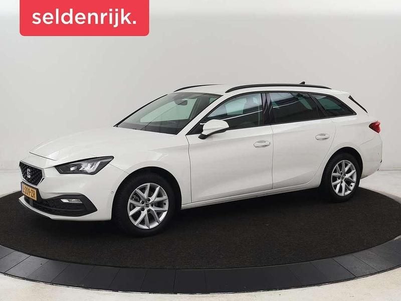 Wit Occasion 2021 Seat Leon Style Stationwagen | € 11.400 (Goede deal) - Afbeelding 1/4