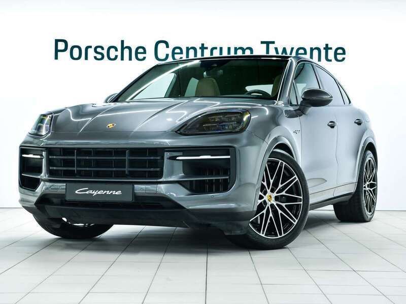 Grijs, metallic lak Gebruikt 2024 Porsche Cayenne SUV | € 124.900 (Iets duurder) - Afbeelding 1/4
