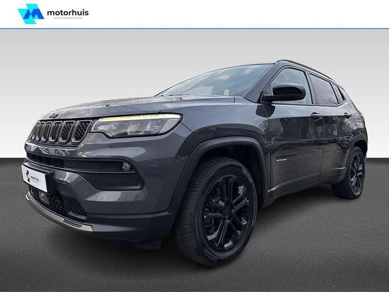 Grijs (metallic) Gebruikt 2022 Jeep Compass Limited SUV | € 25.745 (Goede deal) - Afbeelding 1/4