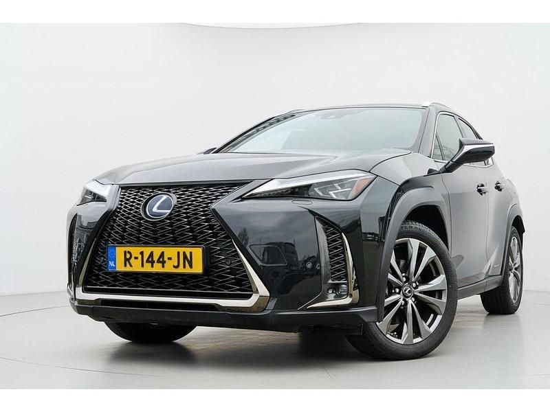 Occasion Lexus UX Sport Line 184 PK (135 kW) 2020 Zwart SUV