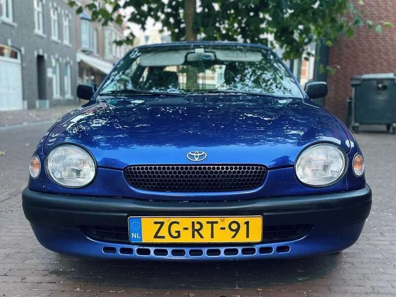 Blauw Gebruikt 1999 Toyota Corolla Terra Hatchback | € 1.400 (Eerlijke prijs) - Afbeelding 1/4