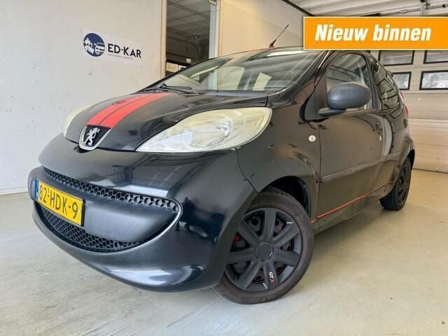 Zwart Gebruikt 2008 Peugeot 107 Sport Hatchback | € 1.795 (Goede deal) - Afbeelding 1/4