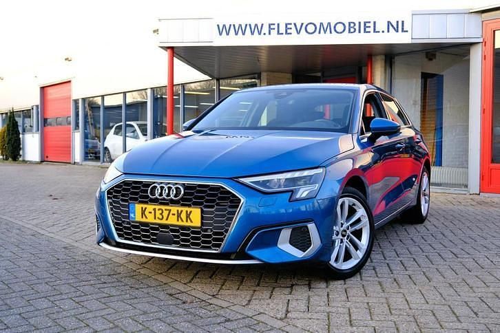 Occasion Audi A3 Business 110 PK (80 kW) 2021 Blauw Hatchback