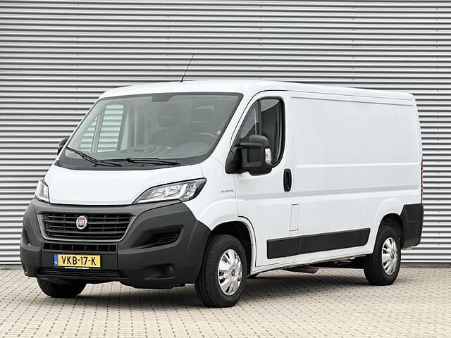 Wit Gebruikt 2021 Fiat Ducato Van | € 12.500 - Afbeelding 1/4