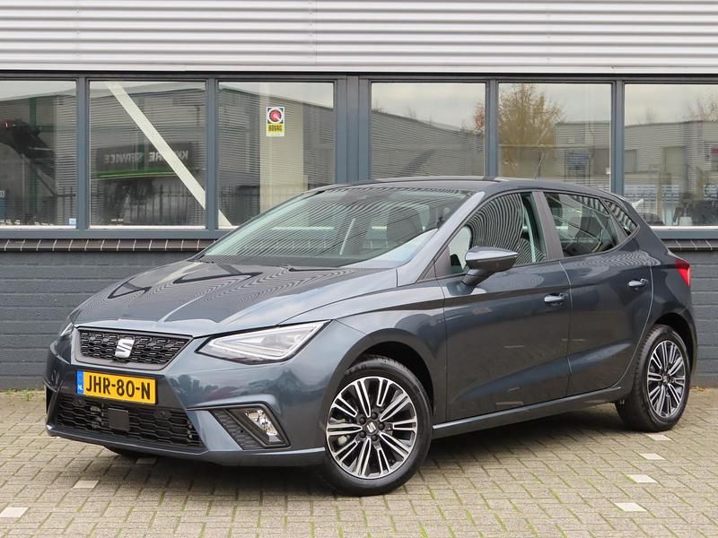 Grijs Occasion 2024 Seat Ibiza Style Hatchback | € 19.950 (Eerlijke prijs) - Afbeelding 1/4
